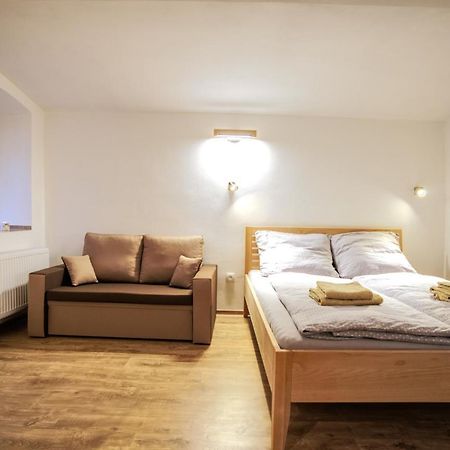 Apartmánek mezi kopci Apartamento Jáchymov Exterior foto