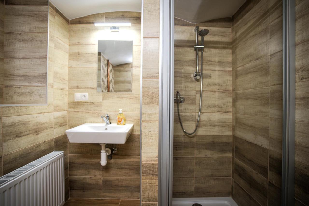 Apartmánek mezi kopci Apartamento Jáchymov Exterior foto