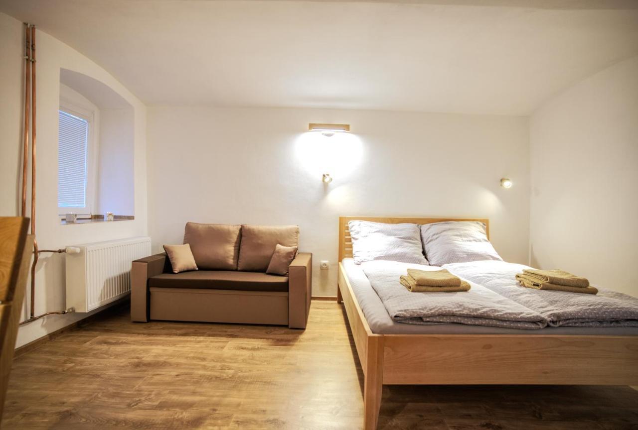 Apartmánek mezi kopci Apartamento Jáchymov Exterior foto
