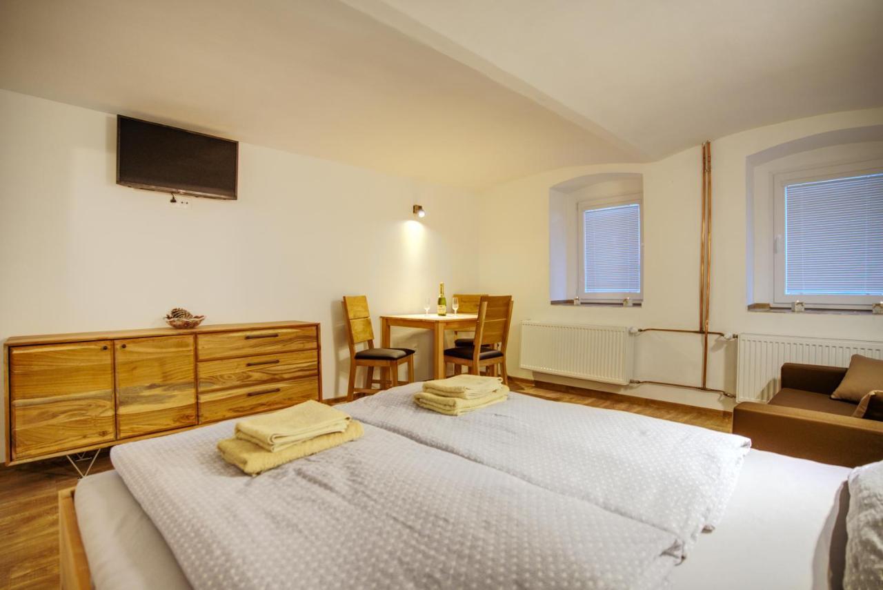 Apartmánek mezi kopci Apartamento Jáchymov Exterior foto
